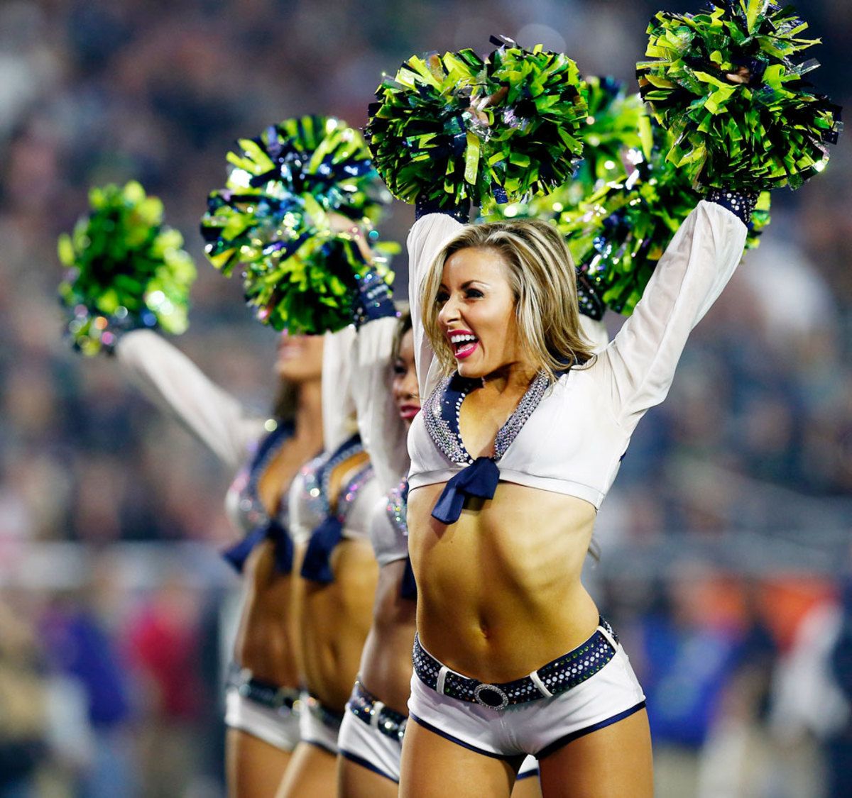 Super-Bowl-XLIX-Seattle-Seahawks-cheerleaders-462641554.jpg