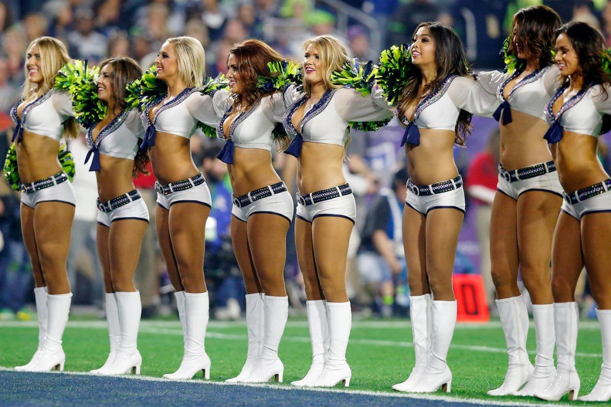 Super-Bowl-XLIX-Seattle-Seahawks-cheerleaders-462641480.jpg