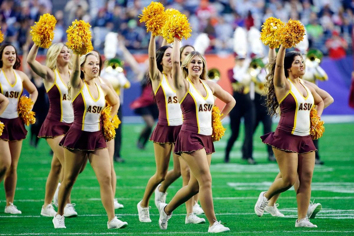 Super-Bowl-XLIX-Arizona-State-cheerleaders-AP651298466710_23.jpg
