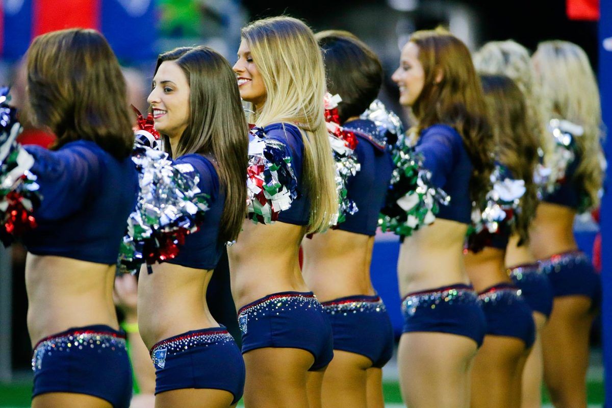 Super-Bowl-XLIX-New-England-Patriots-cheerleaders-AP965992902961.jpg