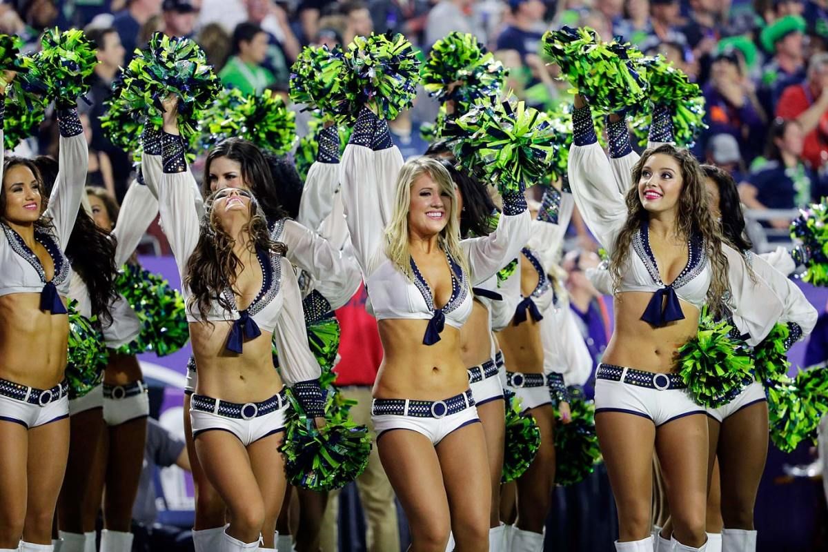 Super-Bowl-XLIX-Seattle-Seahawks-cheerleaders-AP408615571147_0.jpg