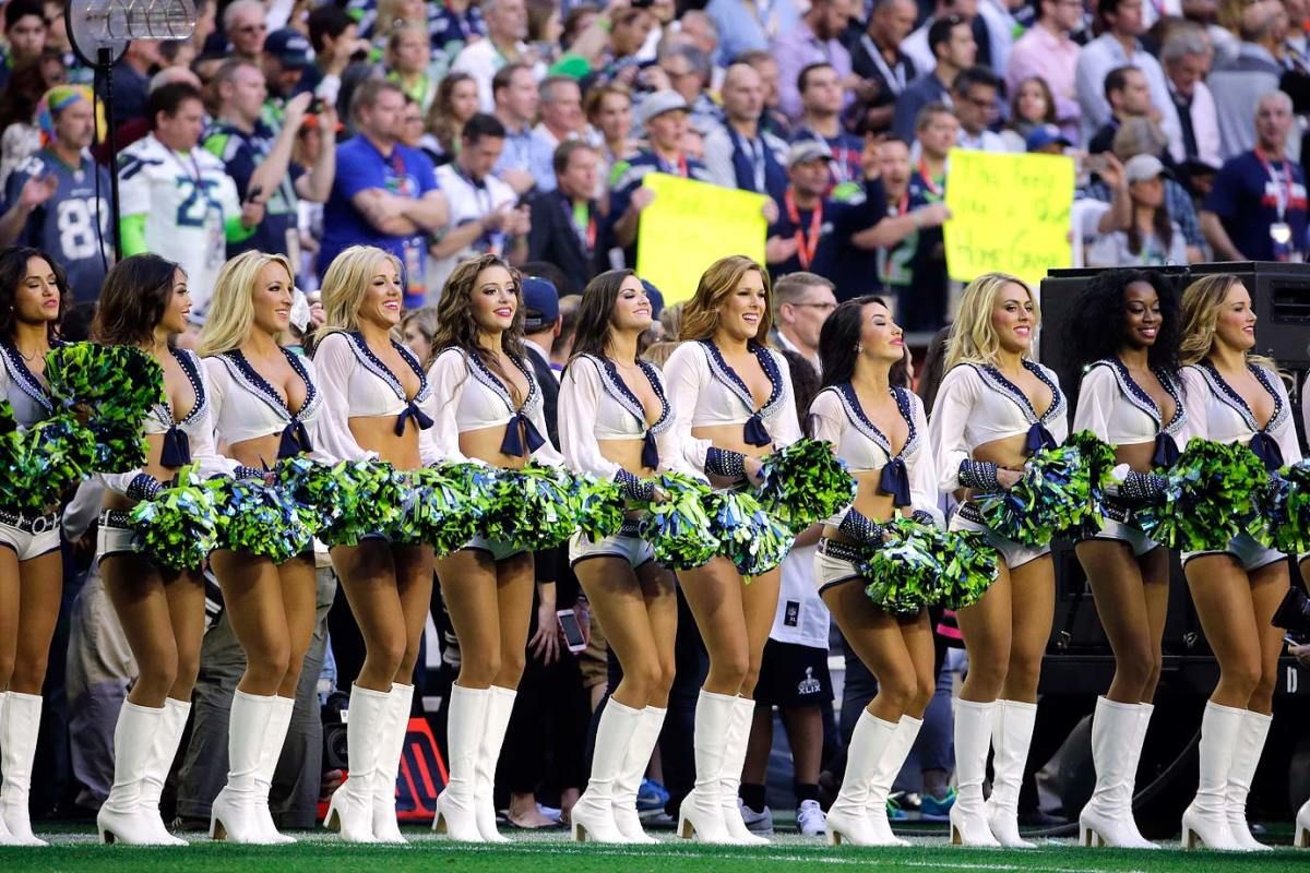 Super-Bowl-XLIX-Seattle-Seahawks-cheerleaders-AP757341439192_25.jpg