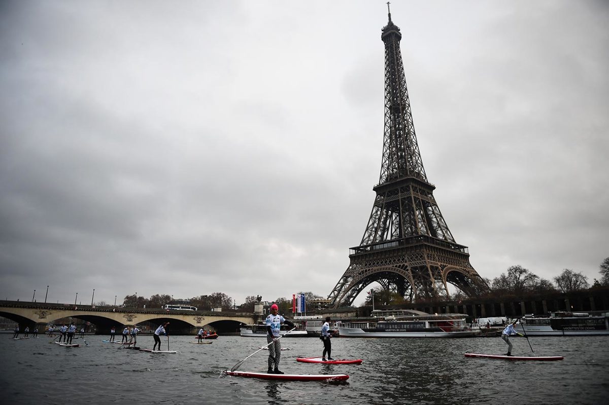 paddle-boarding-france-500149096.jpg