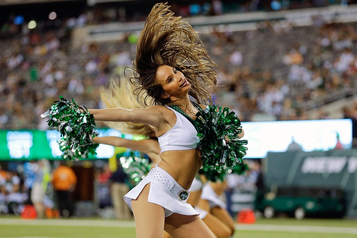 New-York-Jets-Flight-Crew-cheerleaders-AP_204694345283.jpg