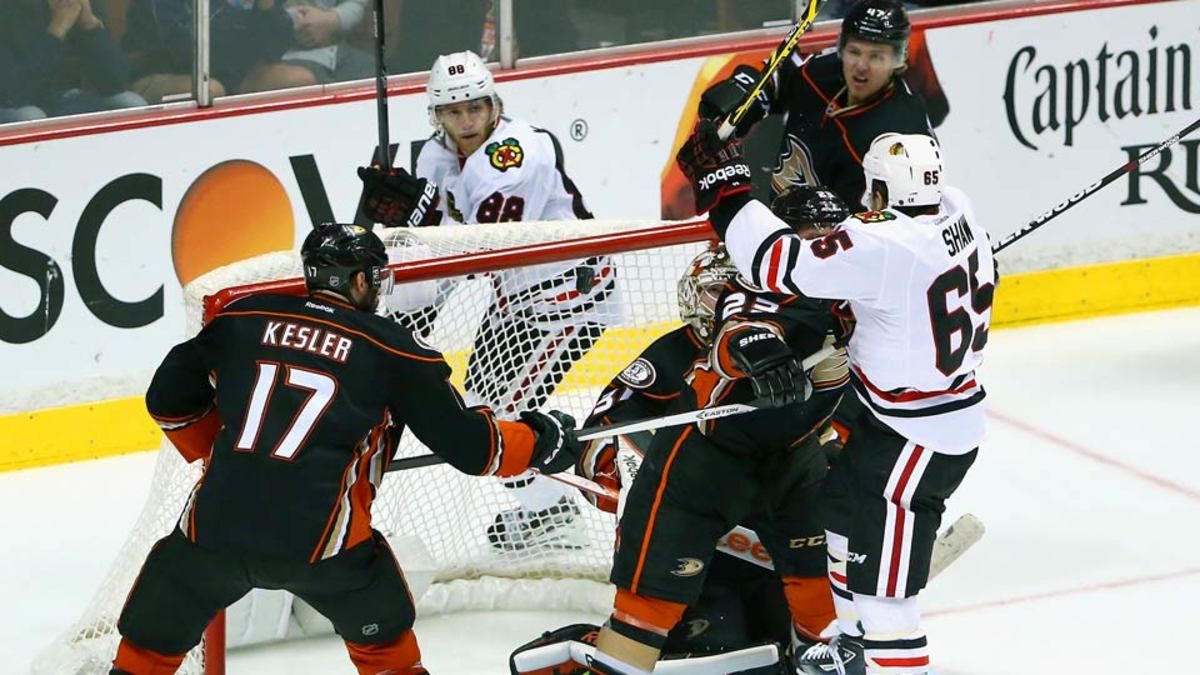 Video Blackhawks C Andrew Shaw's headbutt goal disallowed Sports