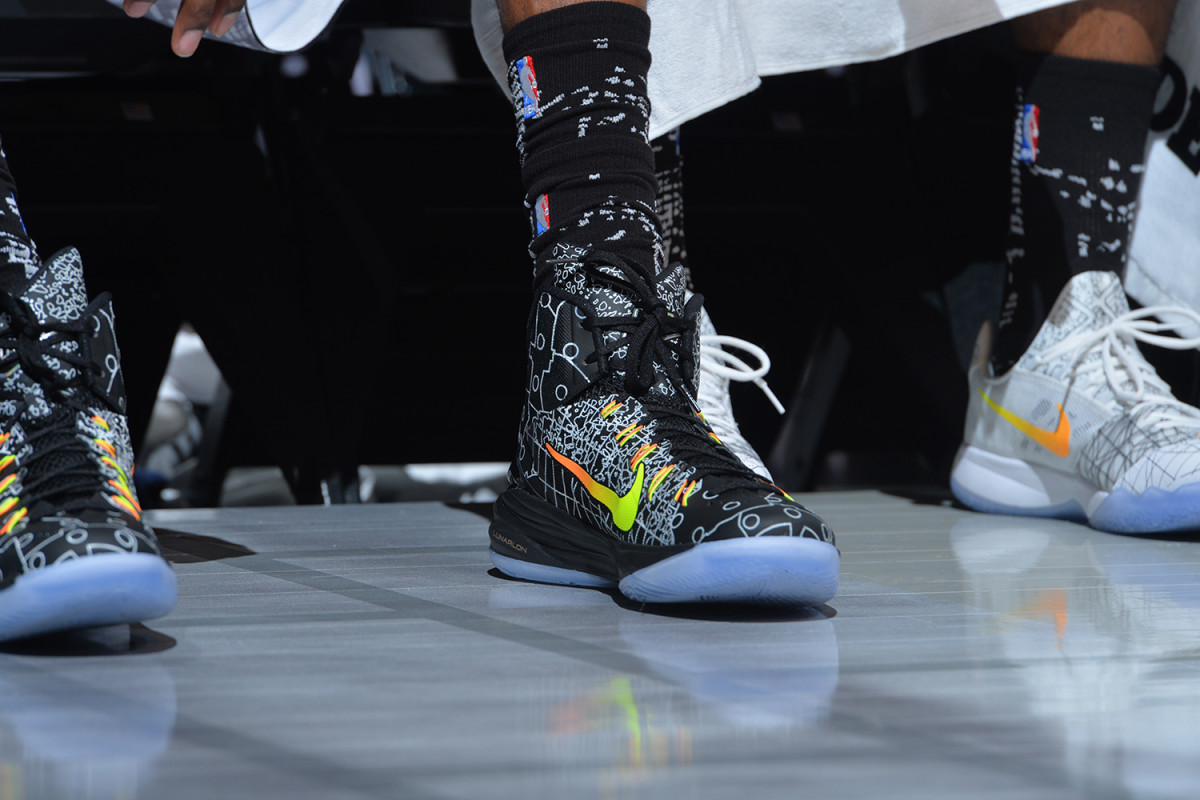 nba-rising-stars-challenge-sneakers-15.jpg