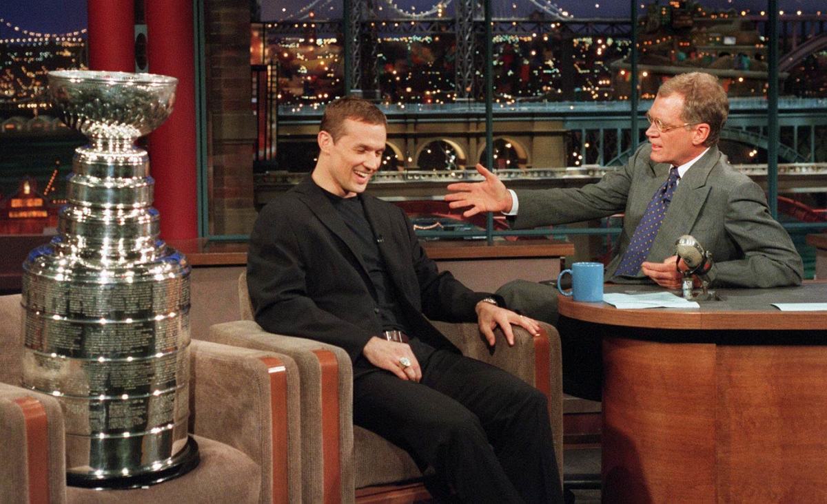 1998-David-Letterman-Steve-Yzerman.jpg