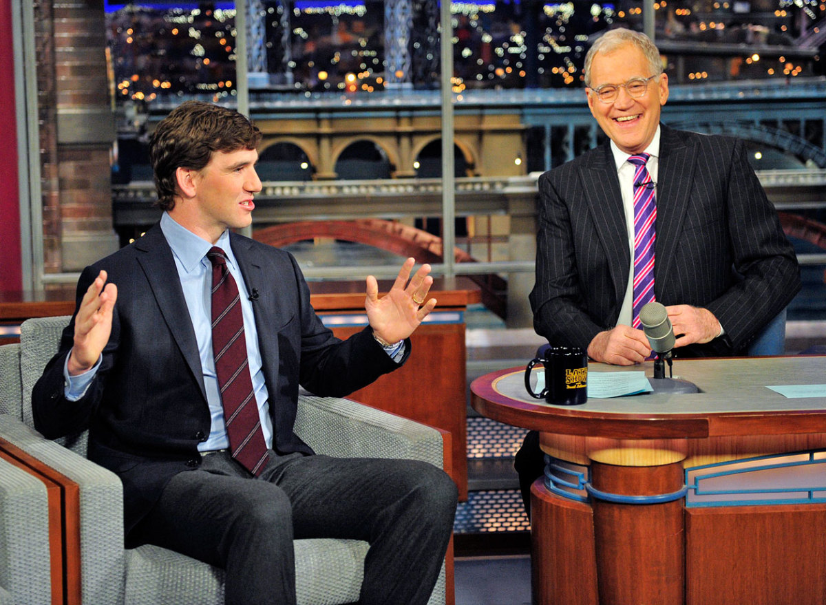 2012-david-letterman-eli-manning.jpg