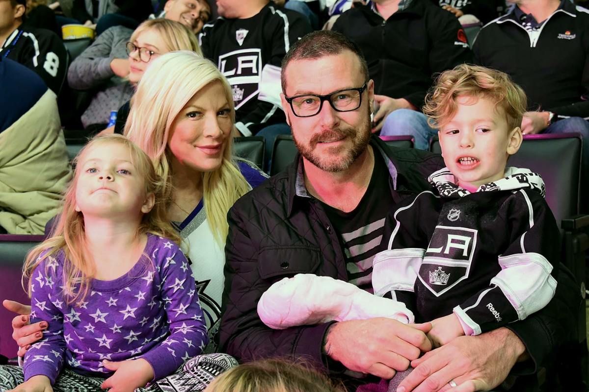 2015-1201-Tori-Spelling-Dean-McDermott.jpg