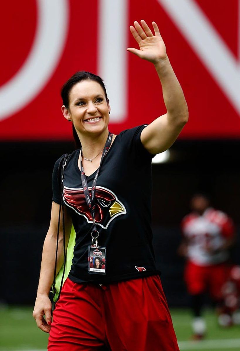 Jen-Welter-482686960.jpg
