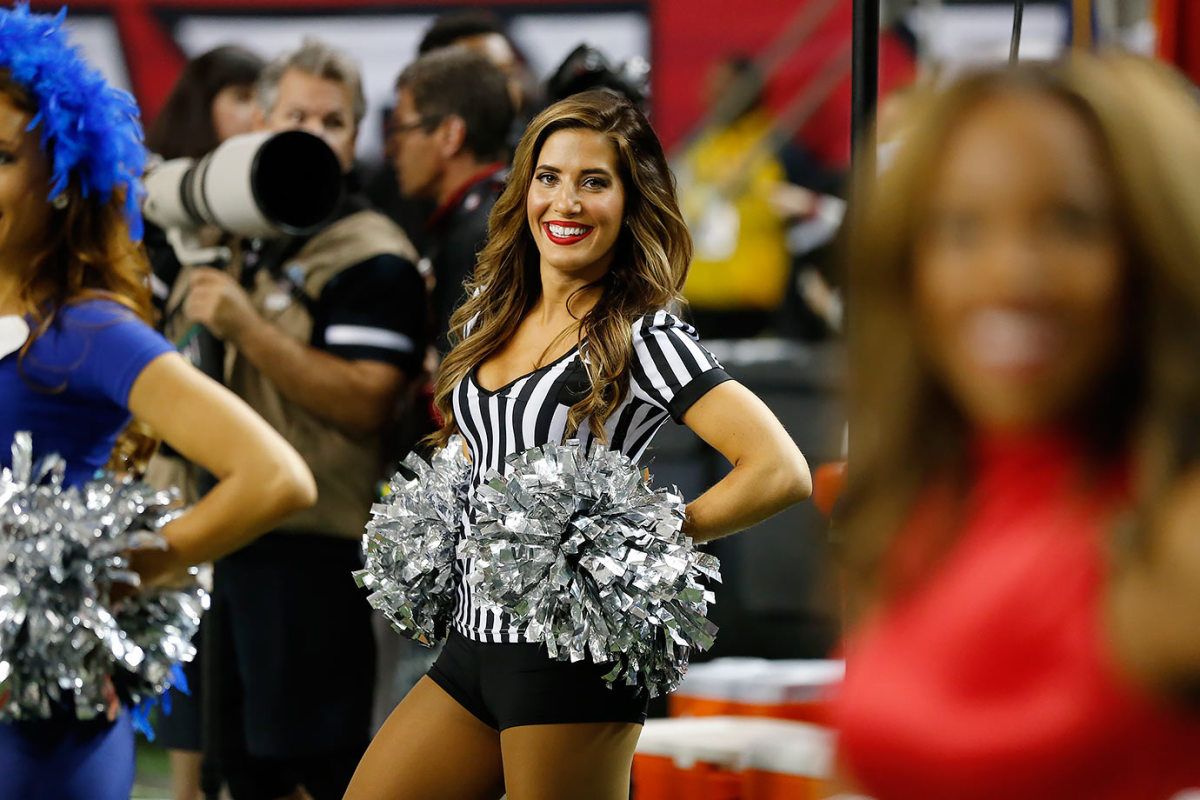 Atlanta-Falcons-cheerleaders-AP_193764219331.jpg