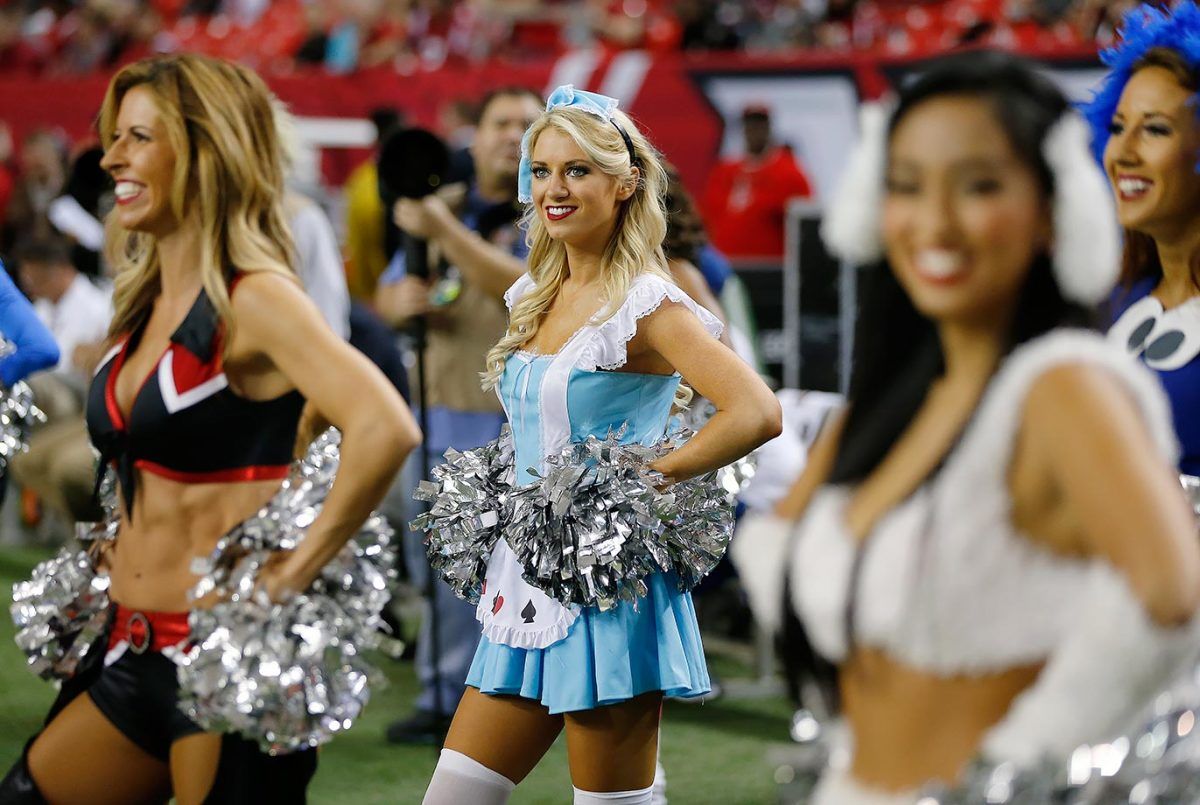 Atlanta-Falcons-cheerleaders-AP_782772102085.jpg