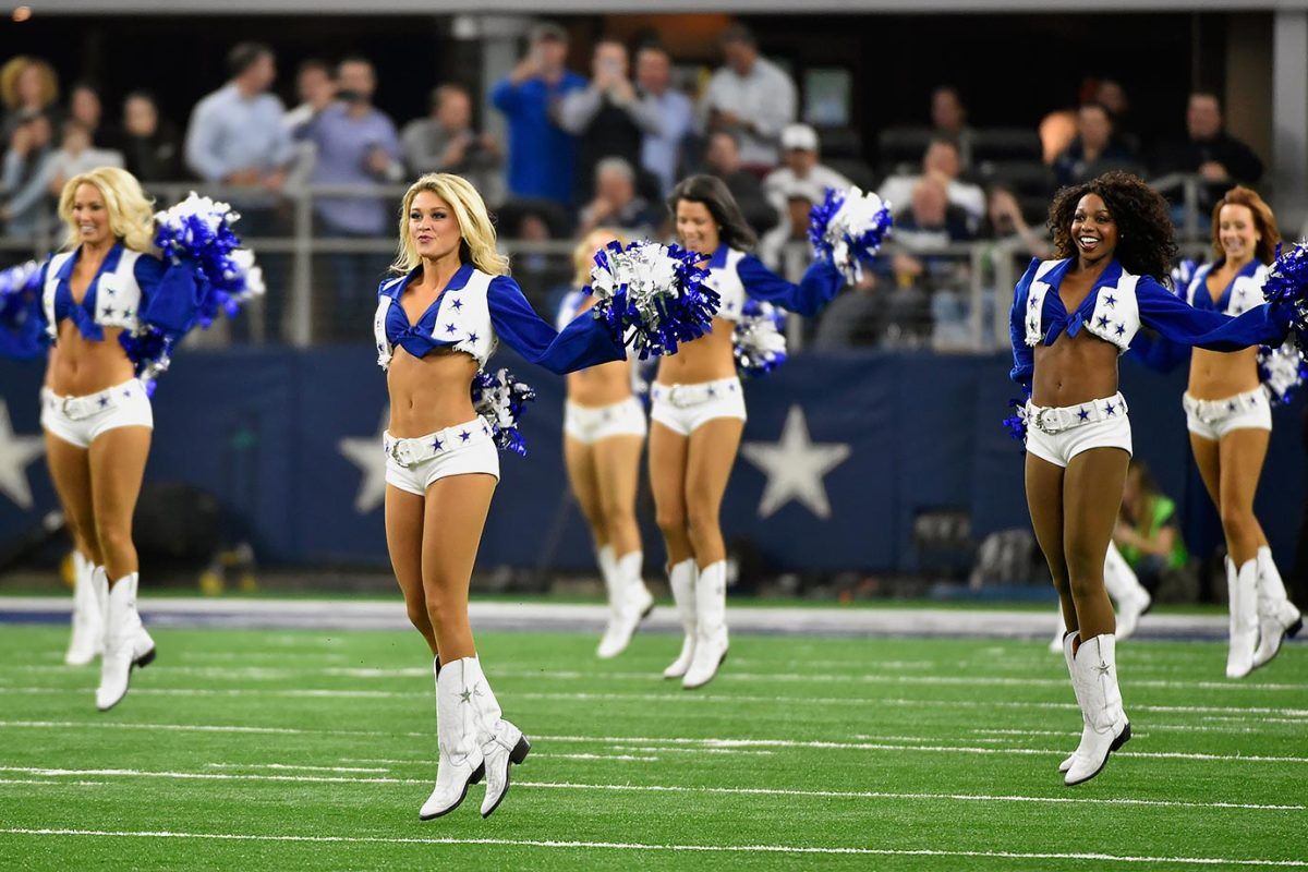 Dallas-Cowboys-cheerleaders-AP_485677857213.jpg