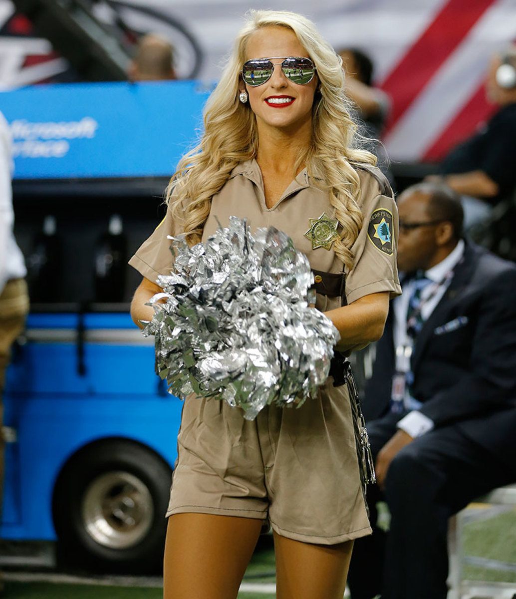 Atlanta-Falcons-cheerleaders-AP_876172405966.jpg
