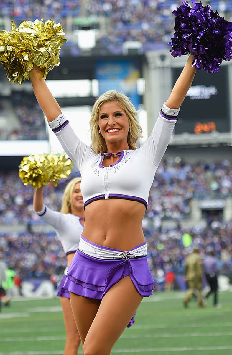 Baltimore-Ravens-cheerleaders-AP_101752614402.jpg
