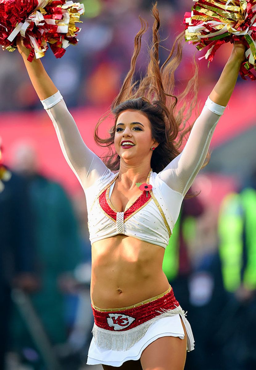 Kansas-City-Chiefs-cheerleaders-GettyImages-495265370_master.jpg