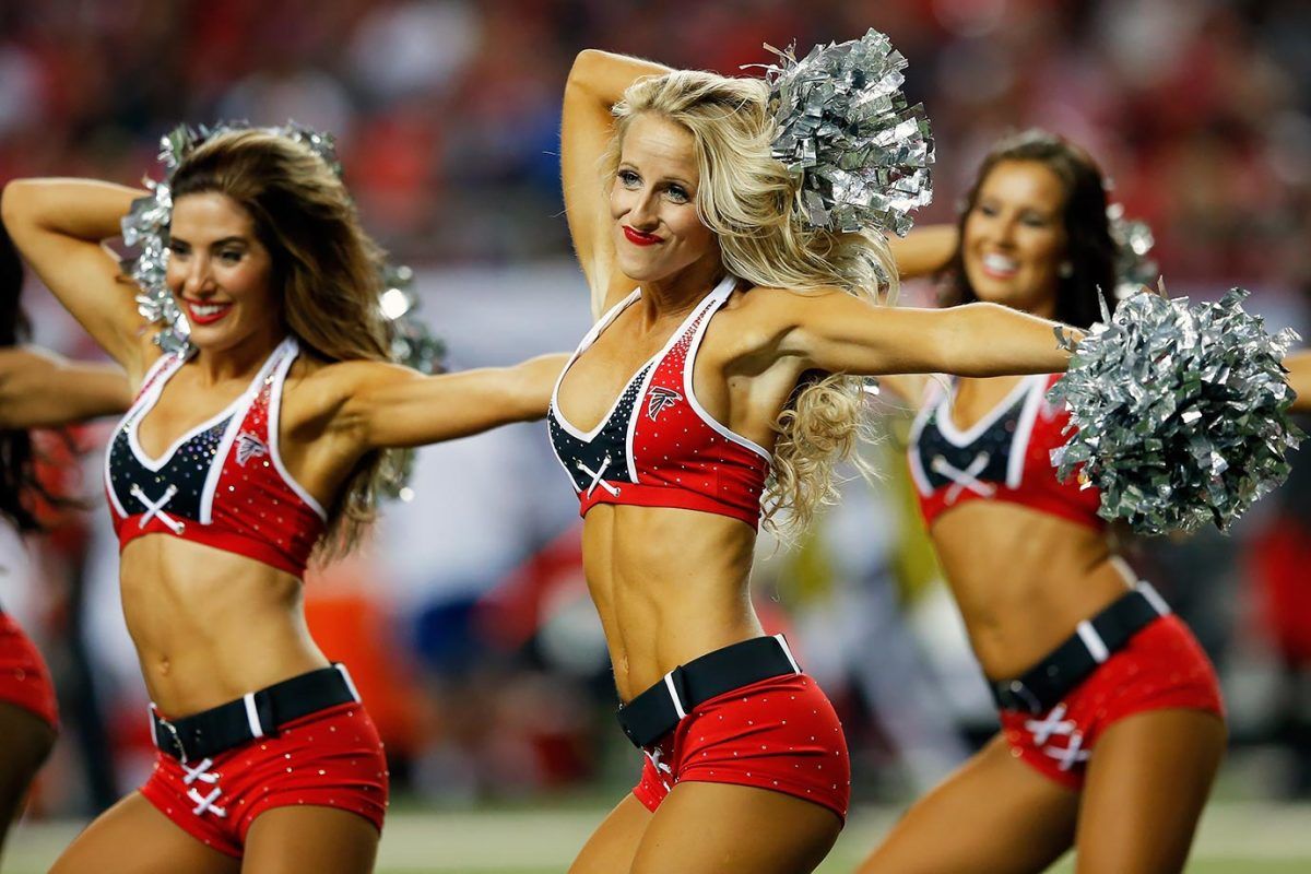 Atlanta-Falcons-cheerleaders-495278838.jpg