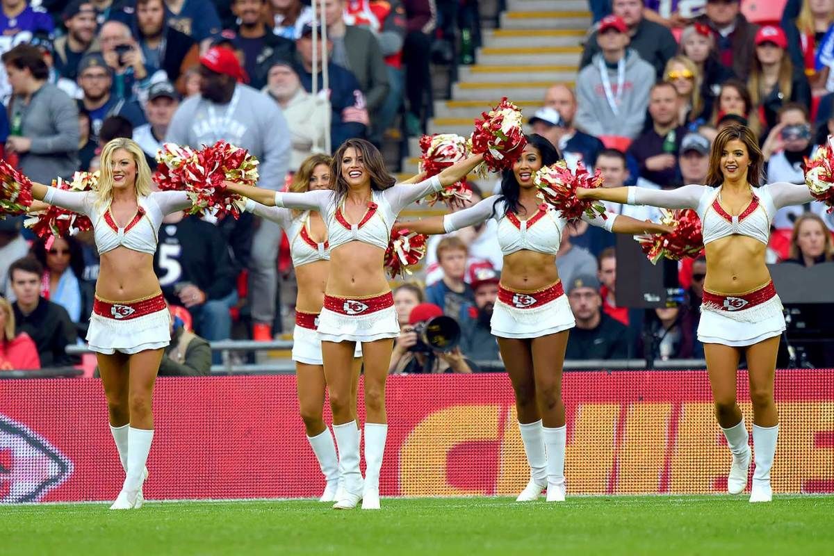 Kansas-City-Chiefs-cheerleaders-GettyImages-495258948_master.jpg