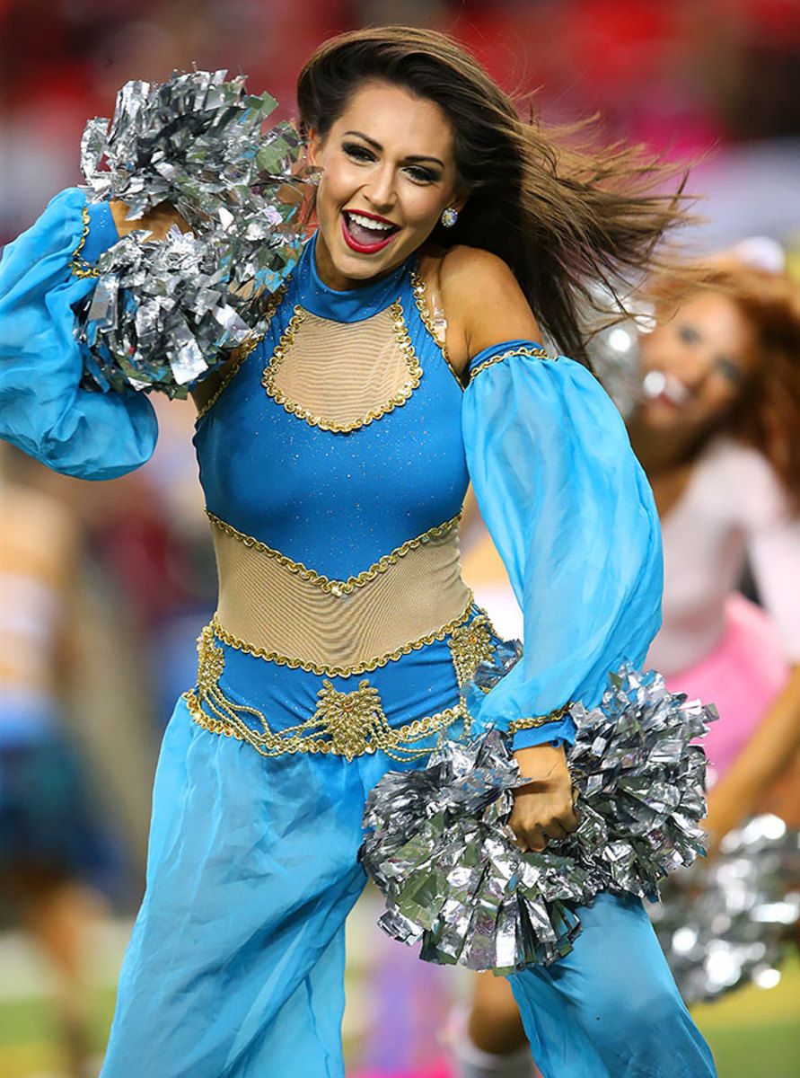 Atlanta-Falcons-cheerleaders-AP_149195576628.jpg