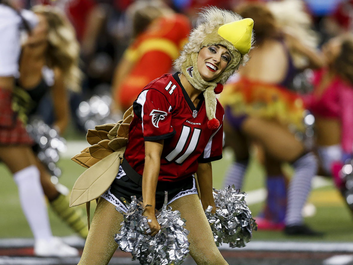 Atlanta-Falcons-cheerleaders-495323578.jpg
