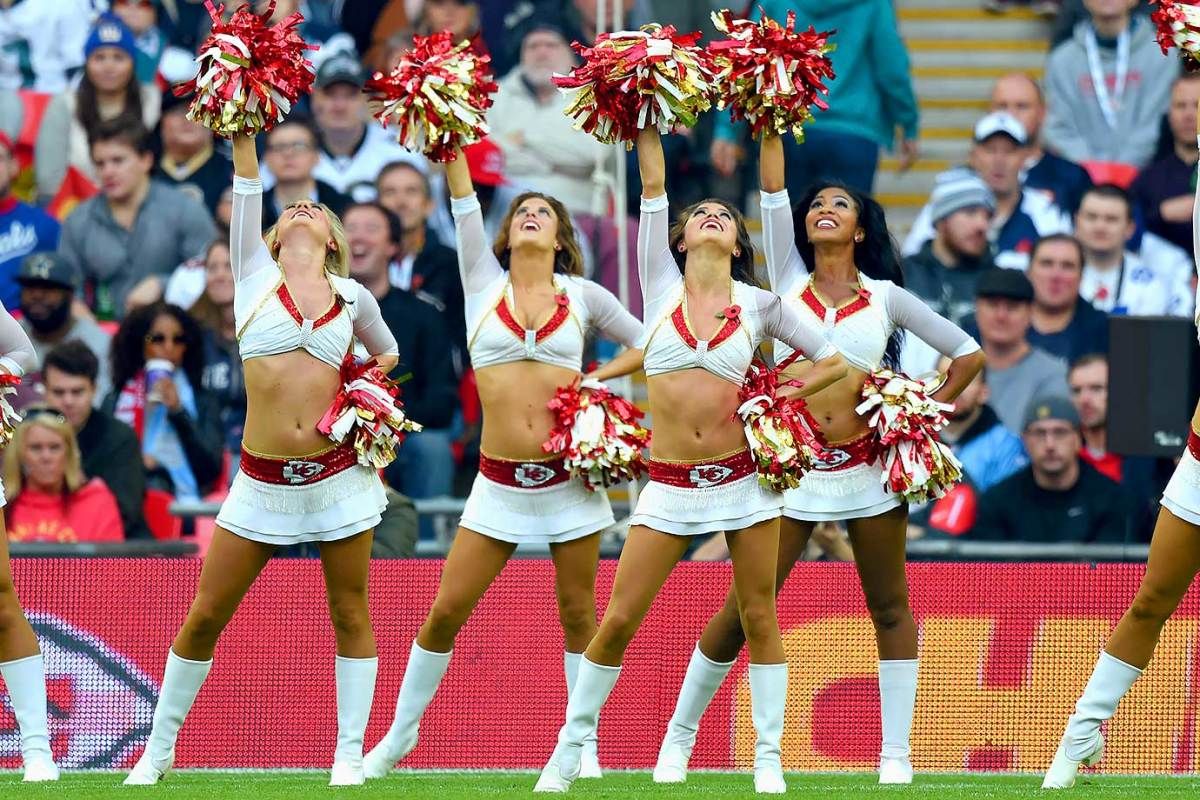 Kansas-City-Chiefs-cheerleaders-GettyImages-495258754_master.jpg