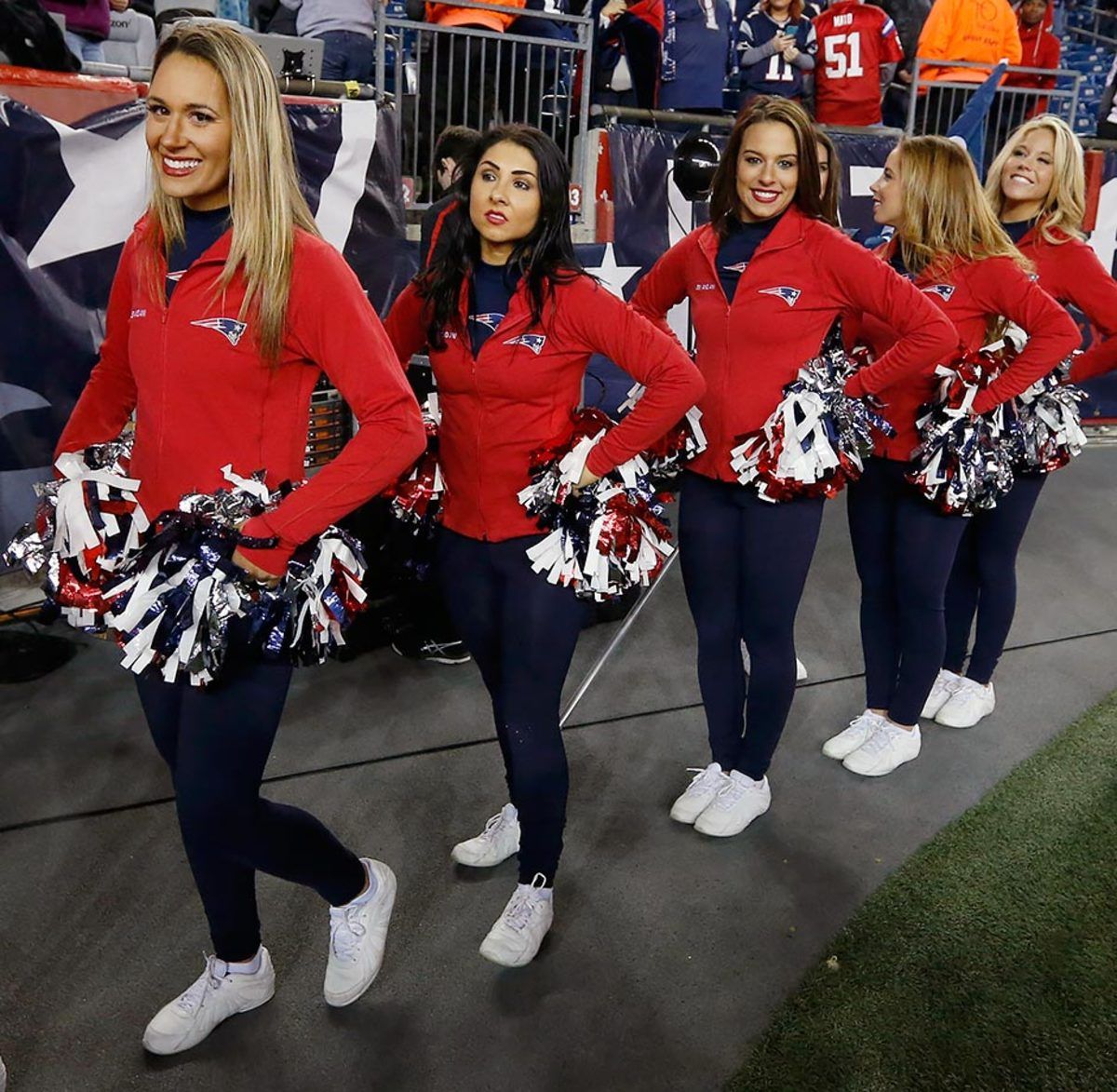 New-England-Patriots-cheerleaders-AP_880549479868.jpg