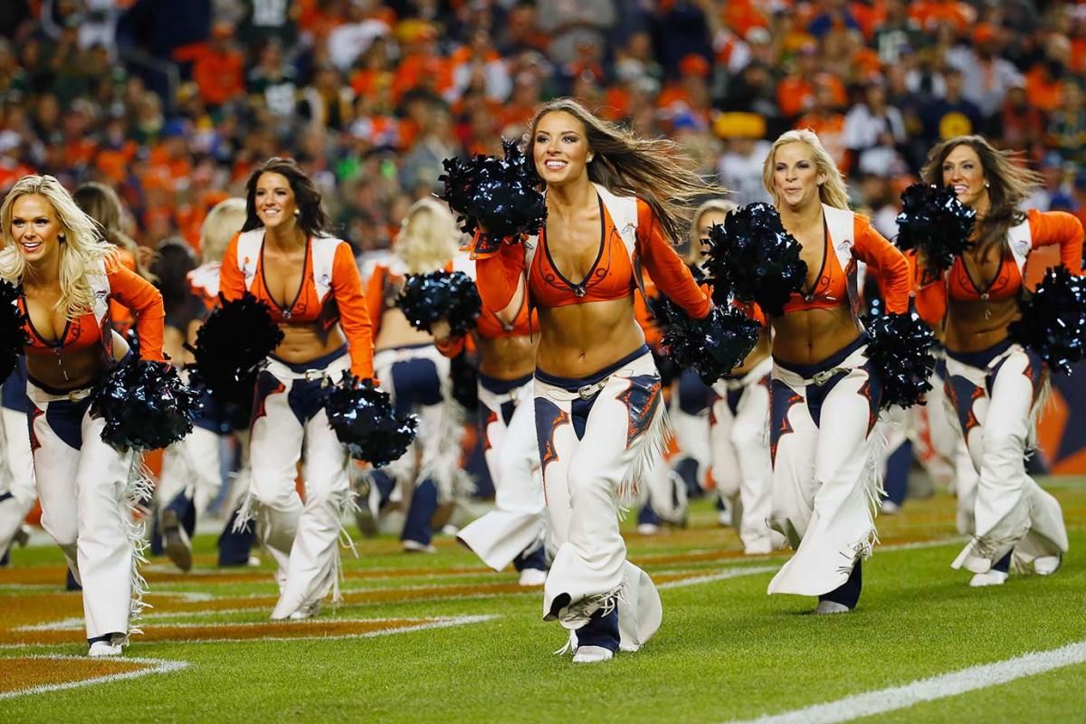 Denver-Broncos-cheerleaders-AP_875766133772.jpg