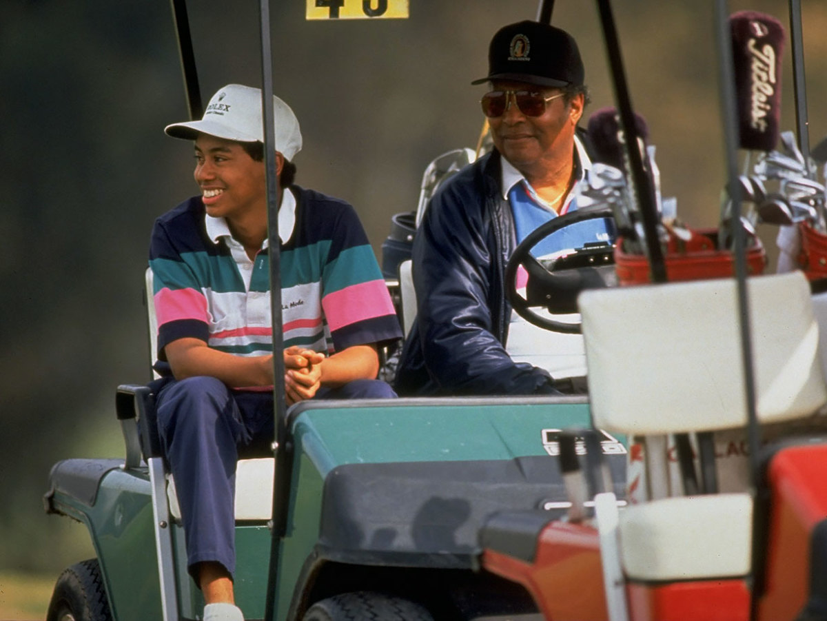 1991-0215-Tiger-Woods-father-Earl-05025743.jpg