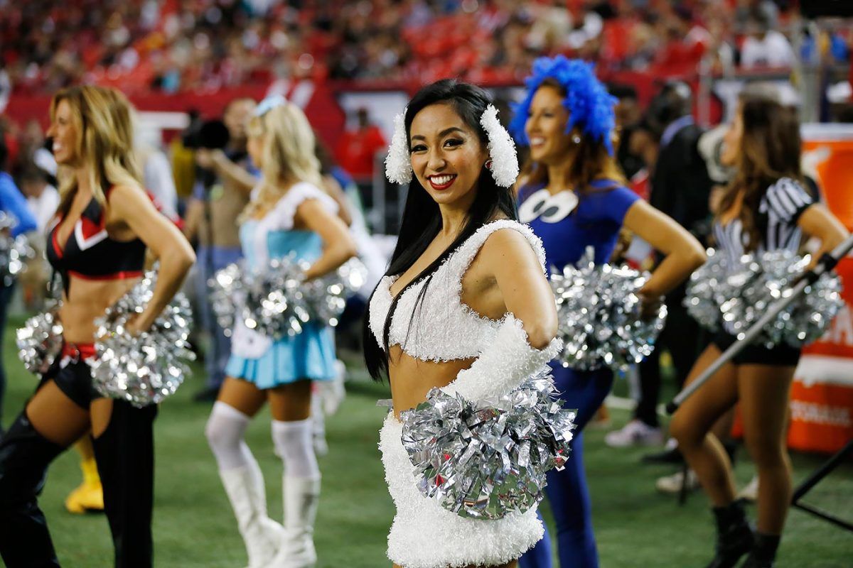 Atlanta-Falcons-cheerleaders-AP_975766100046.jpg