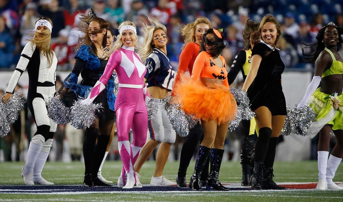 New-England-Patriots-cheerleaders-AP_901214792088.jpg