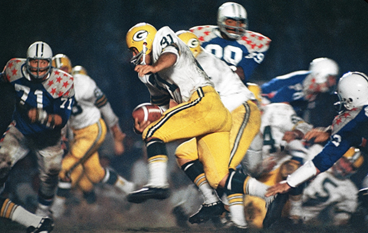 Packers FB Jim Taylor carries the ball in the 1966 College All-Star game.