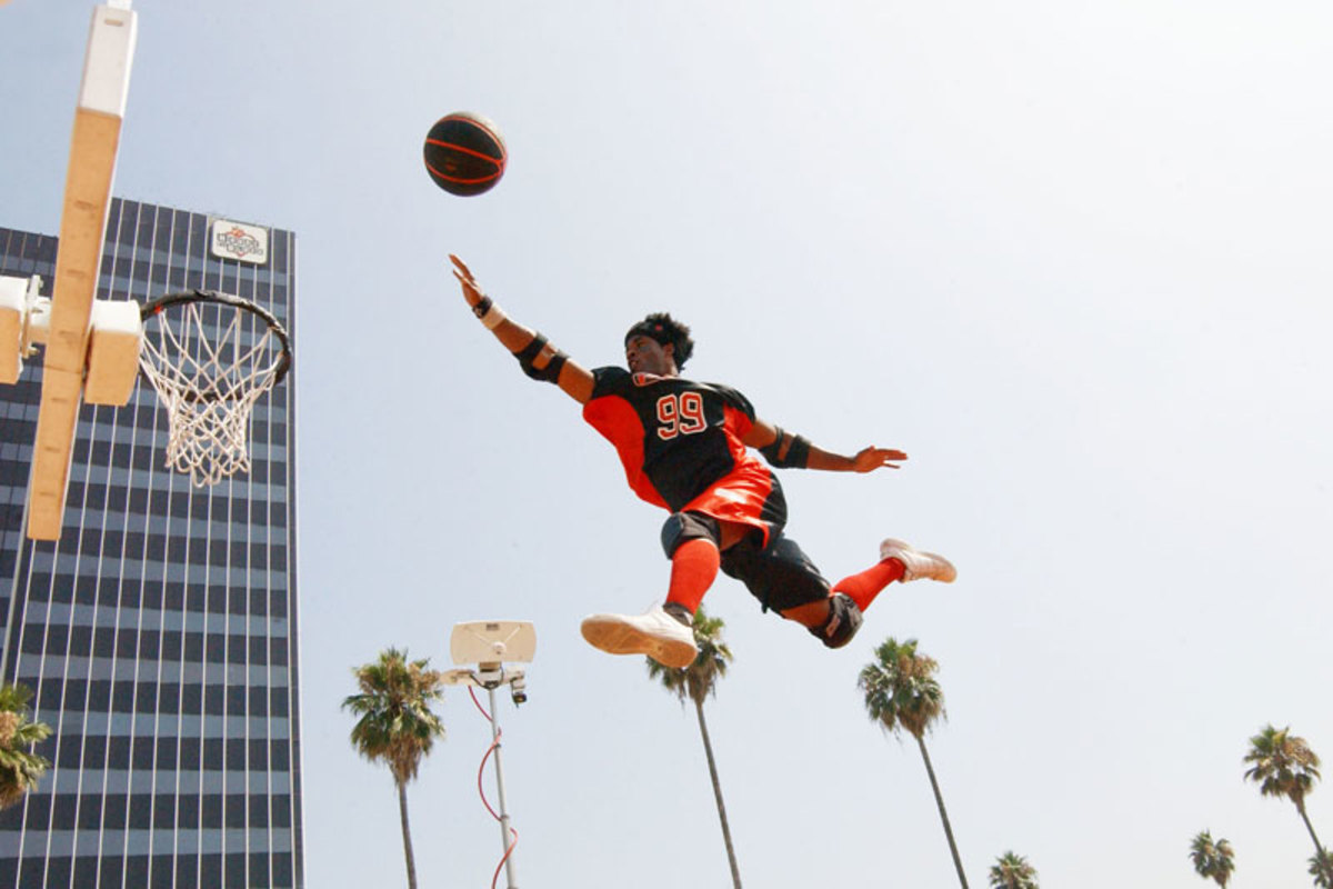 football-actors-lamonica-garrett-slamball-800.jpg