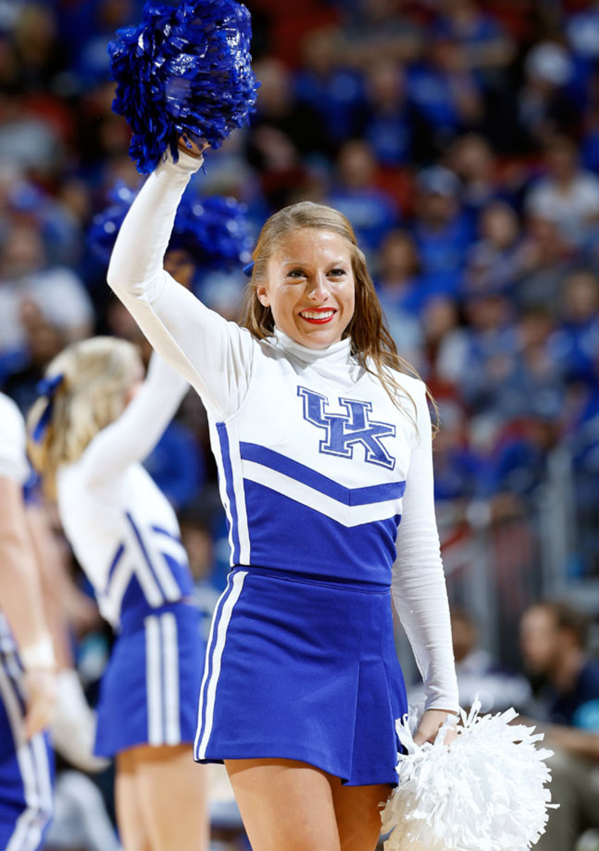 Kentucky-cheerleaders-466948010_10.jpg