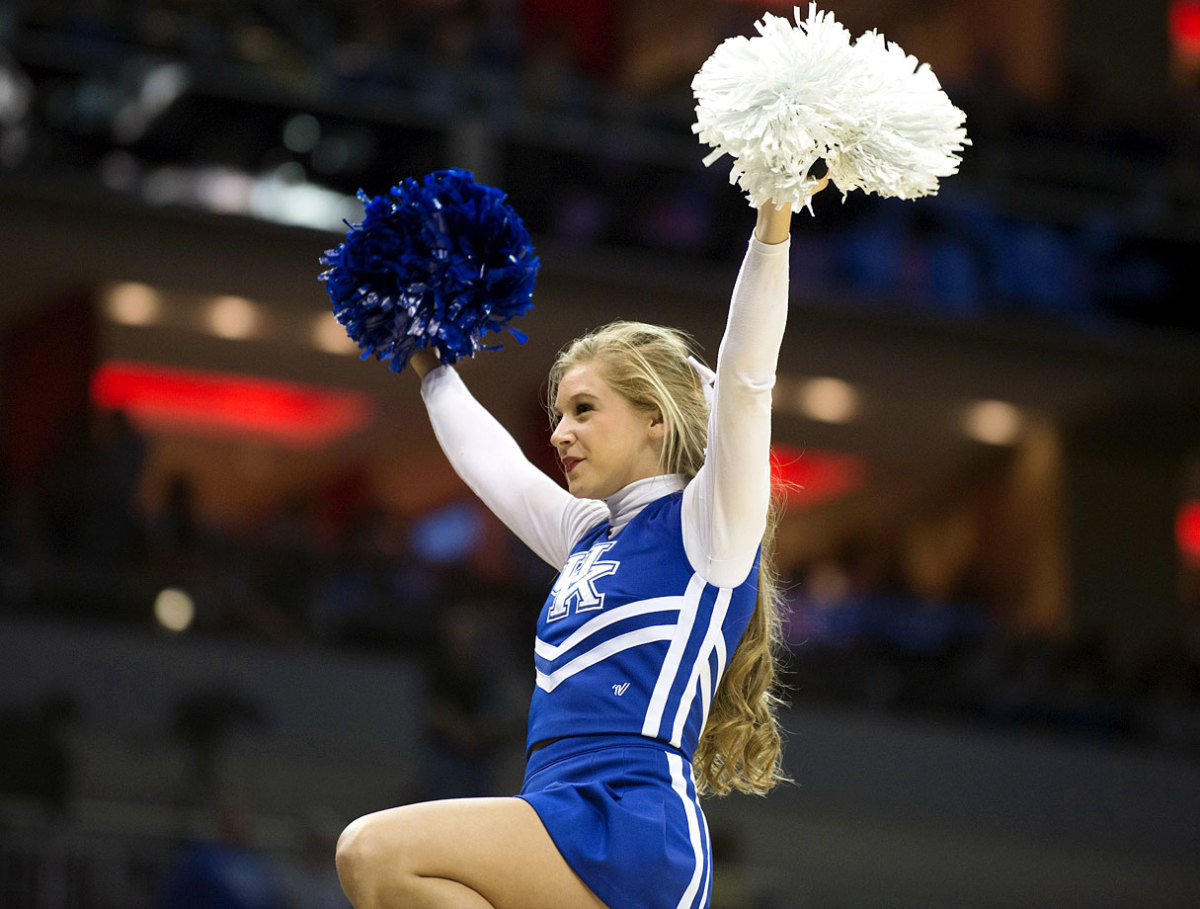 Kentucky-cheerleaders-DZZ15032106_Cincinnati_at_Kentucky.jpg