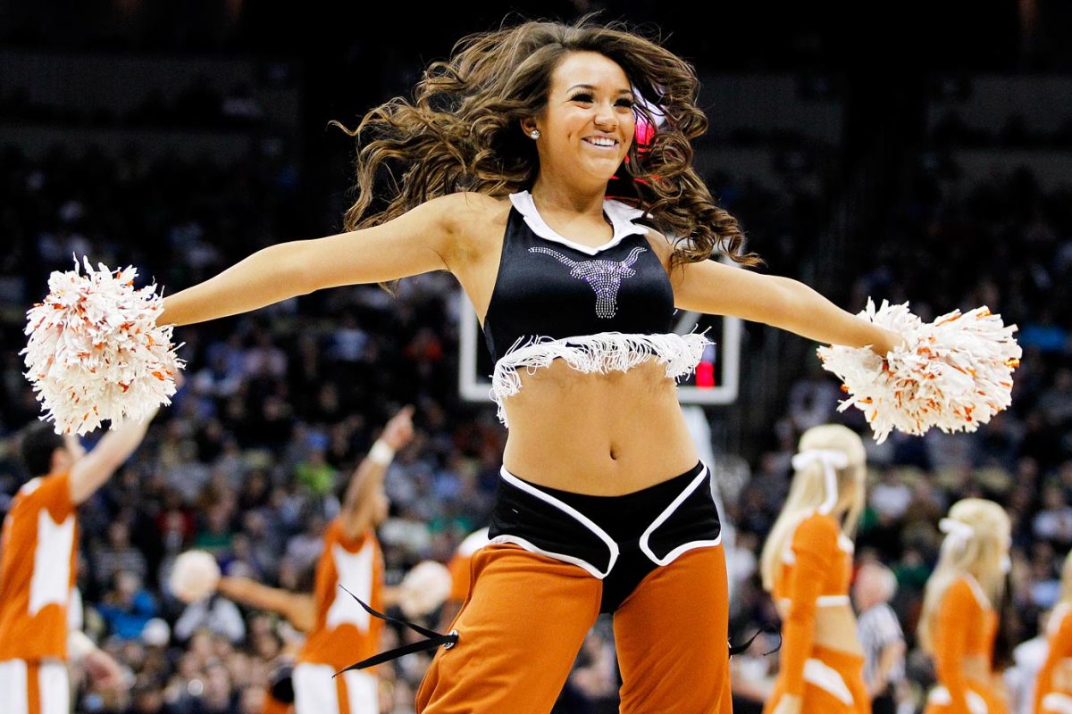 Texas-cheerleaders-466895244_10.jpg