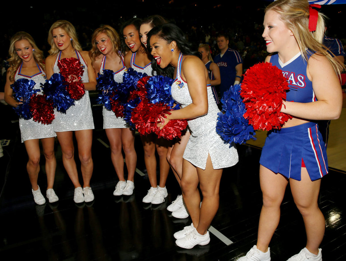 Kansas-cheerleaders-467038348_10.jpg