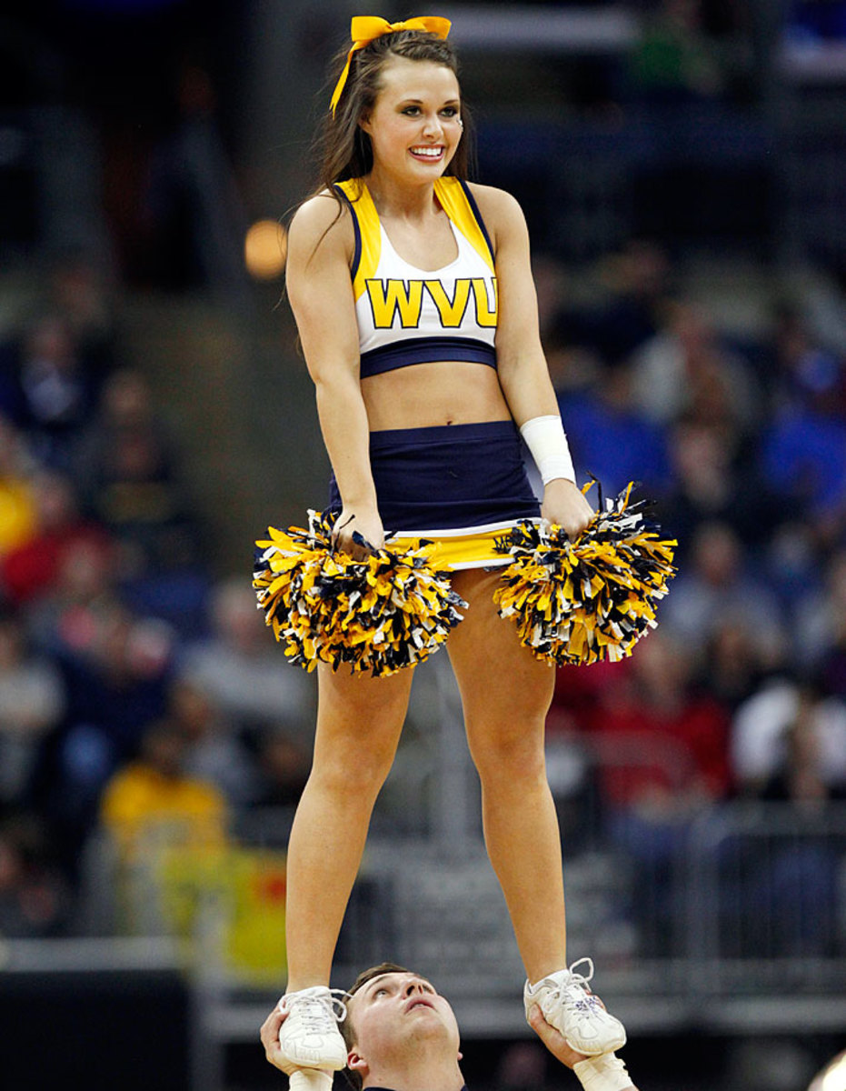 West-Virginia-cheerleaders-149ee3acbe6f420eaf8f42ce35e559e1-0.jpg