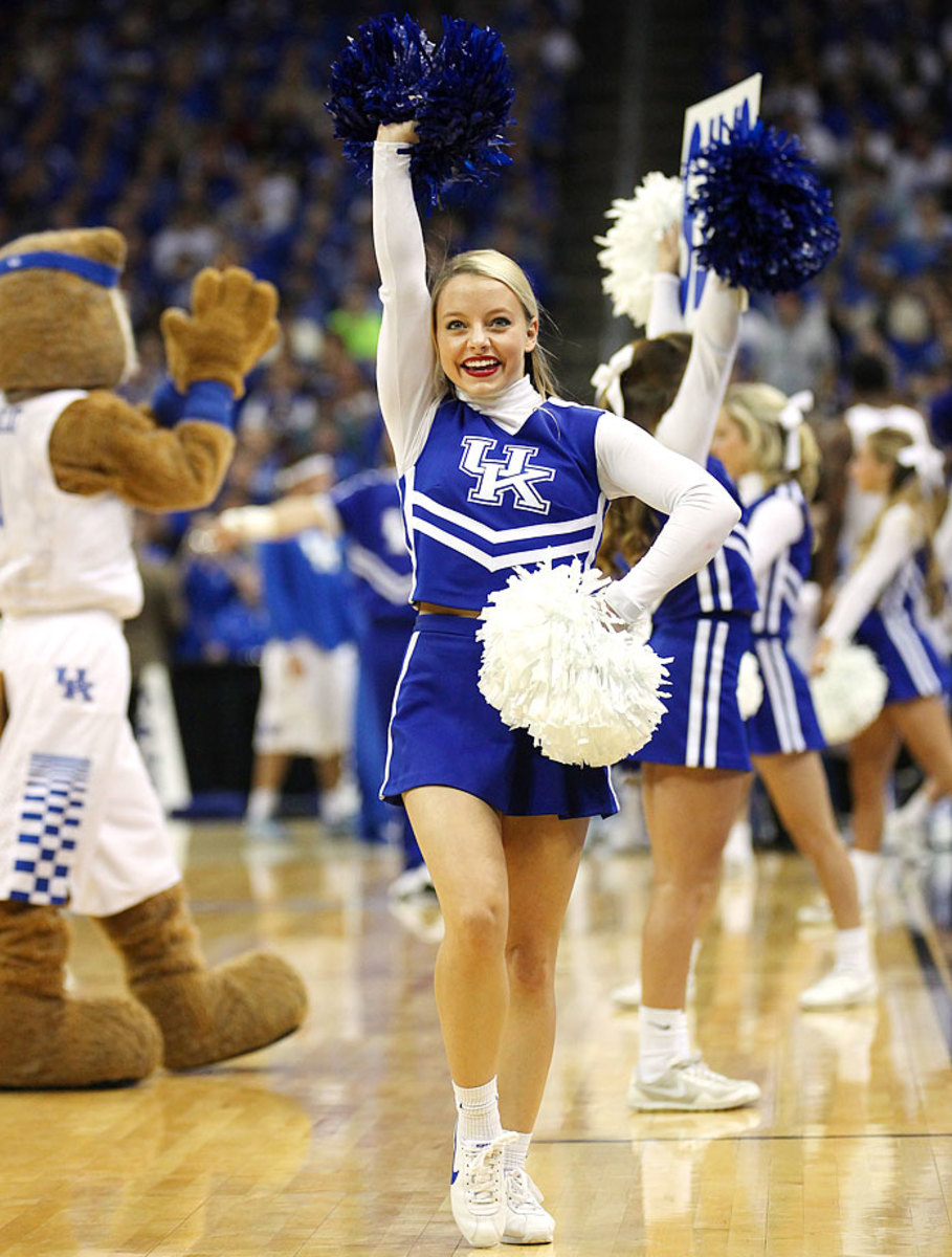Kentucky-cheerleaders-16815032151_Kentucky_V_Cincinnati.jpg