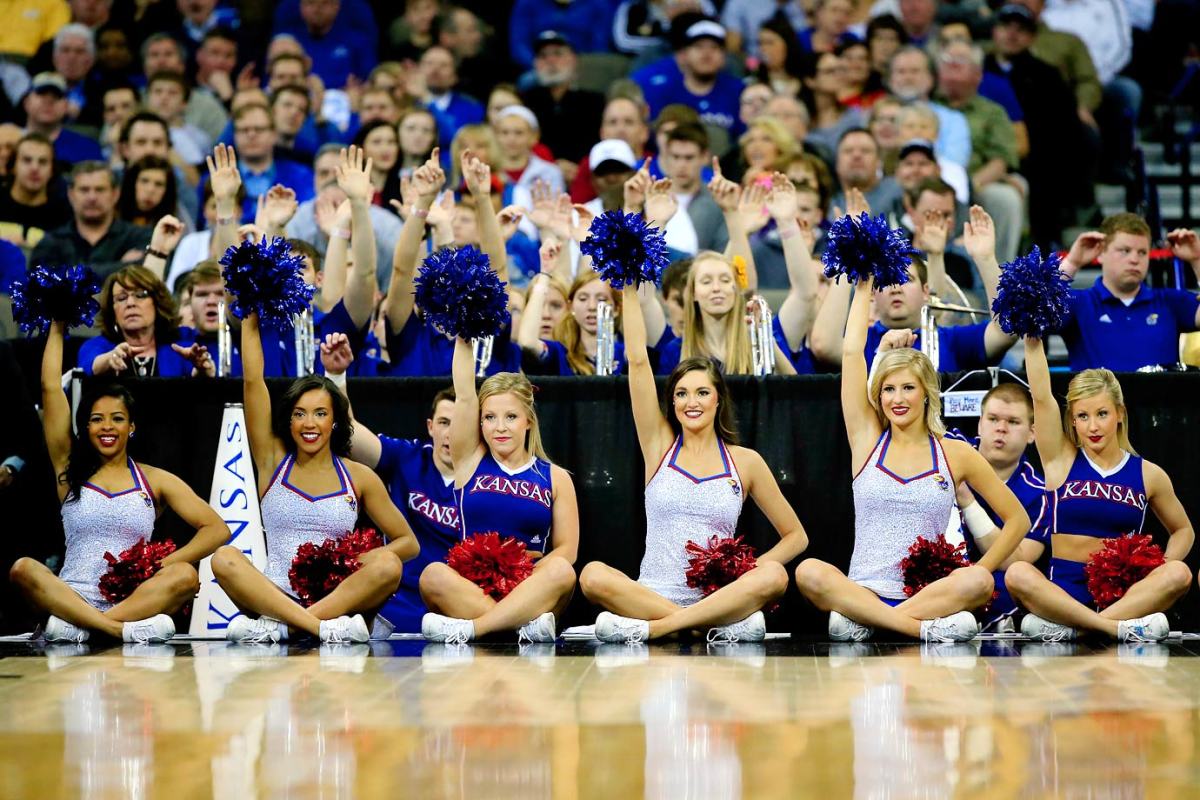Kansas-cheerleaders-467039450_10.jpg