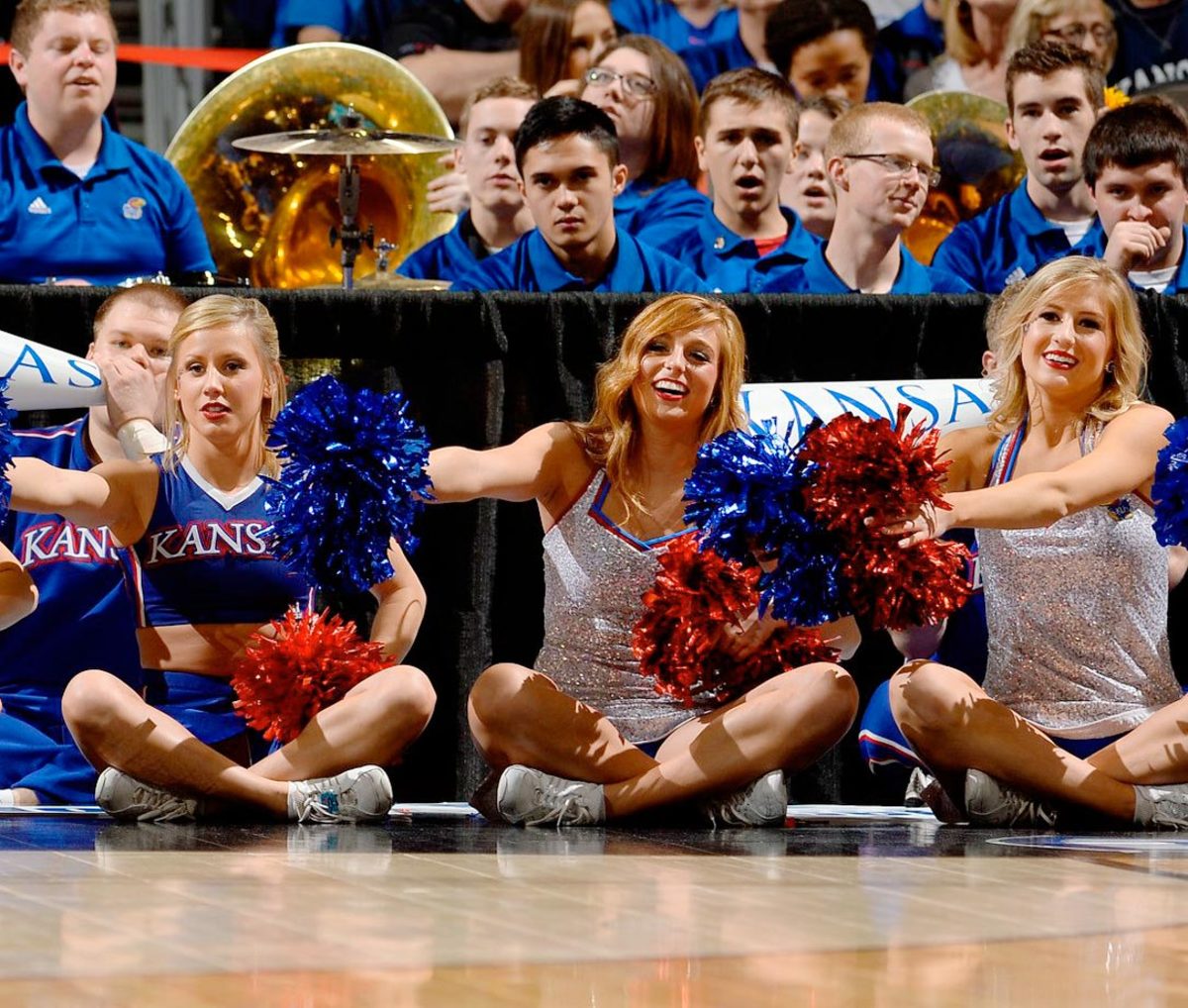 Kansas-cheerleaders-X159387_TK1_1238(2).jpg
