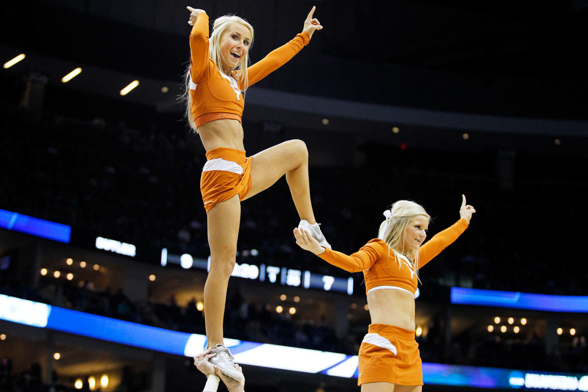 Texas-cheerleaders-466891646_10.jpg