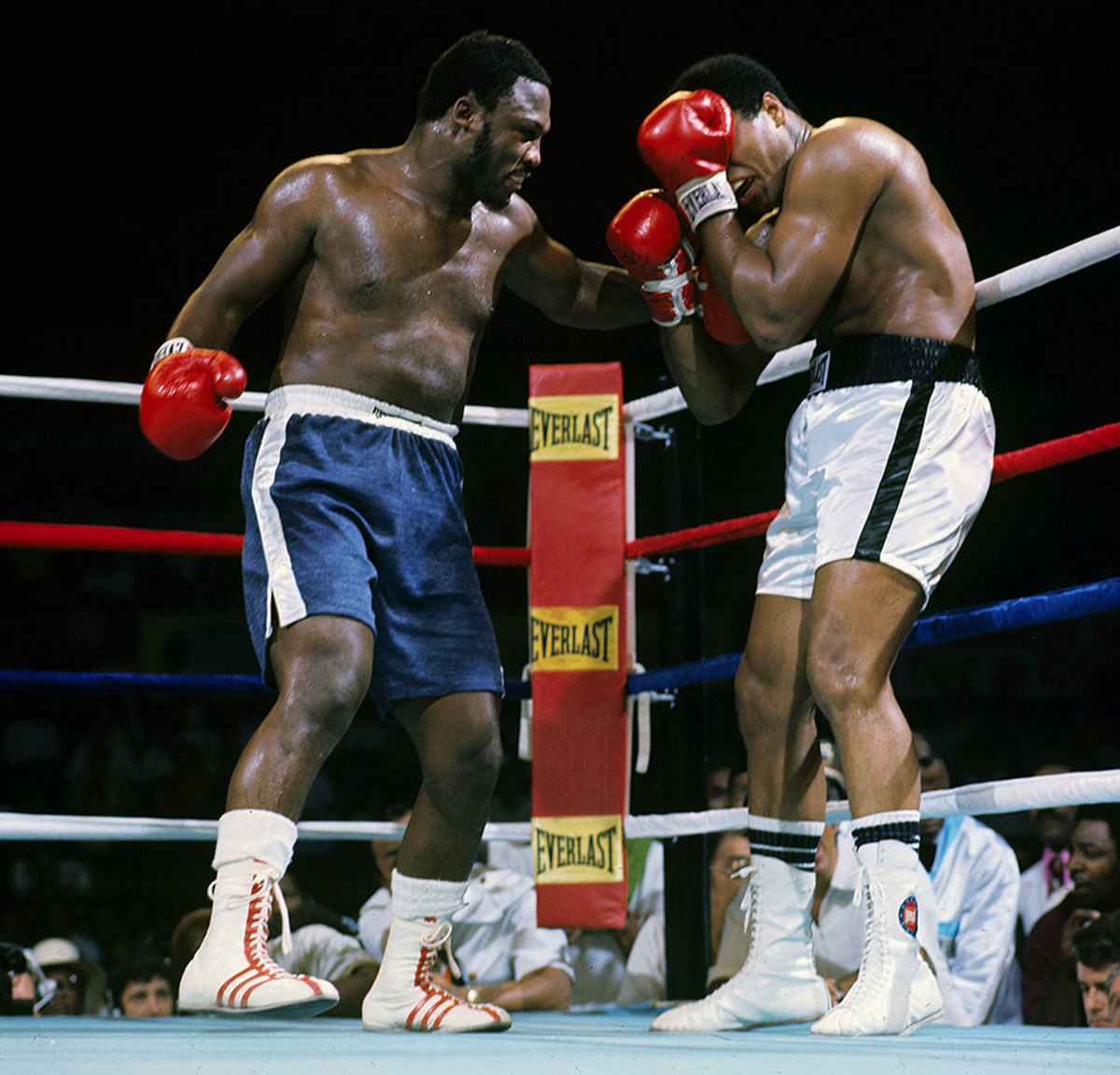 1975-Muhammad-Ali-Joe-Frazier-079008768.jpg