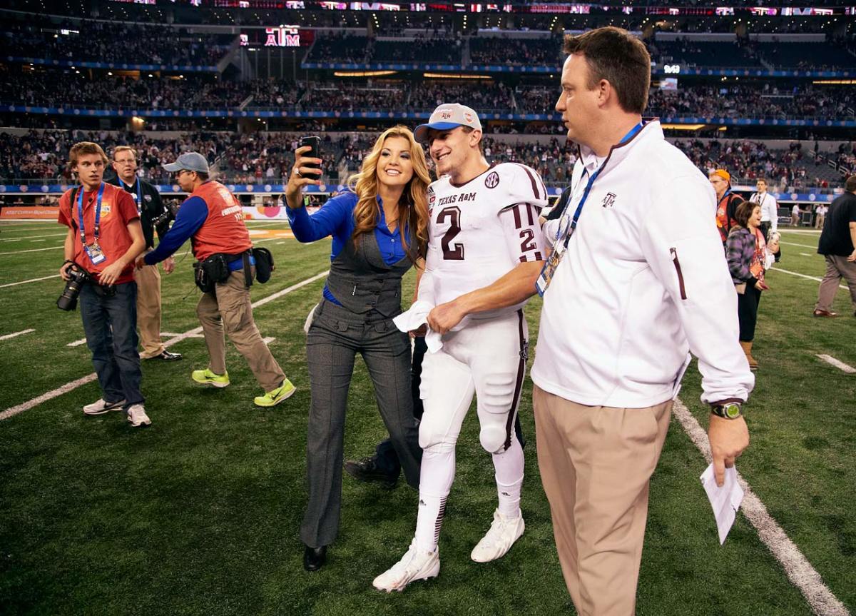 johnny-manziel-oklahoma-cotton-bowl-fan-op5x-18436.jpg