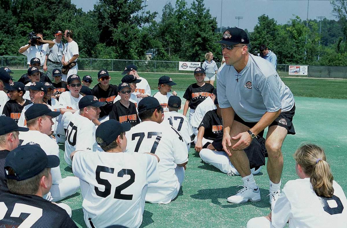 2001-0807-Cal-Ripken-Jr-001238102_0.jpg