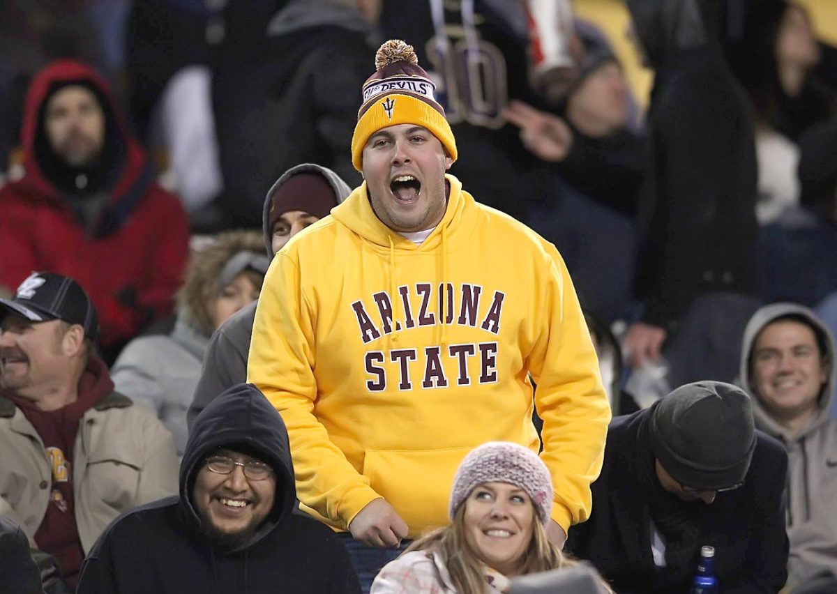 Arizona_State_SuperFans-YP4_9364.jpg