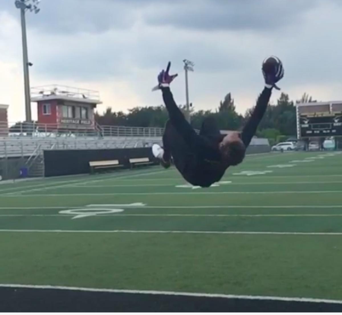 High school football player completes onehanded backflip catch Sports Illustrated