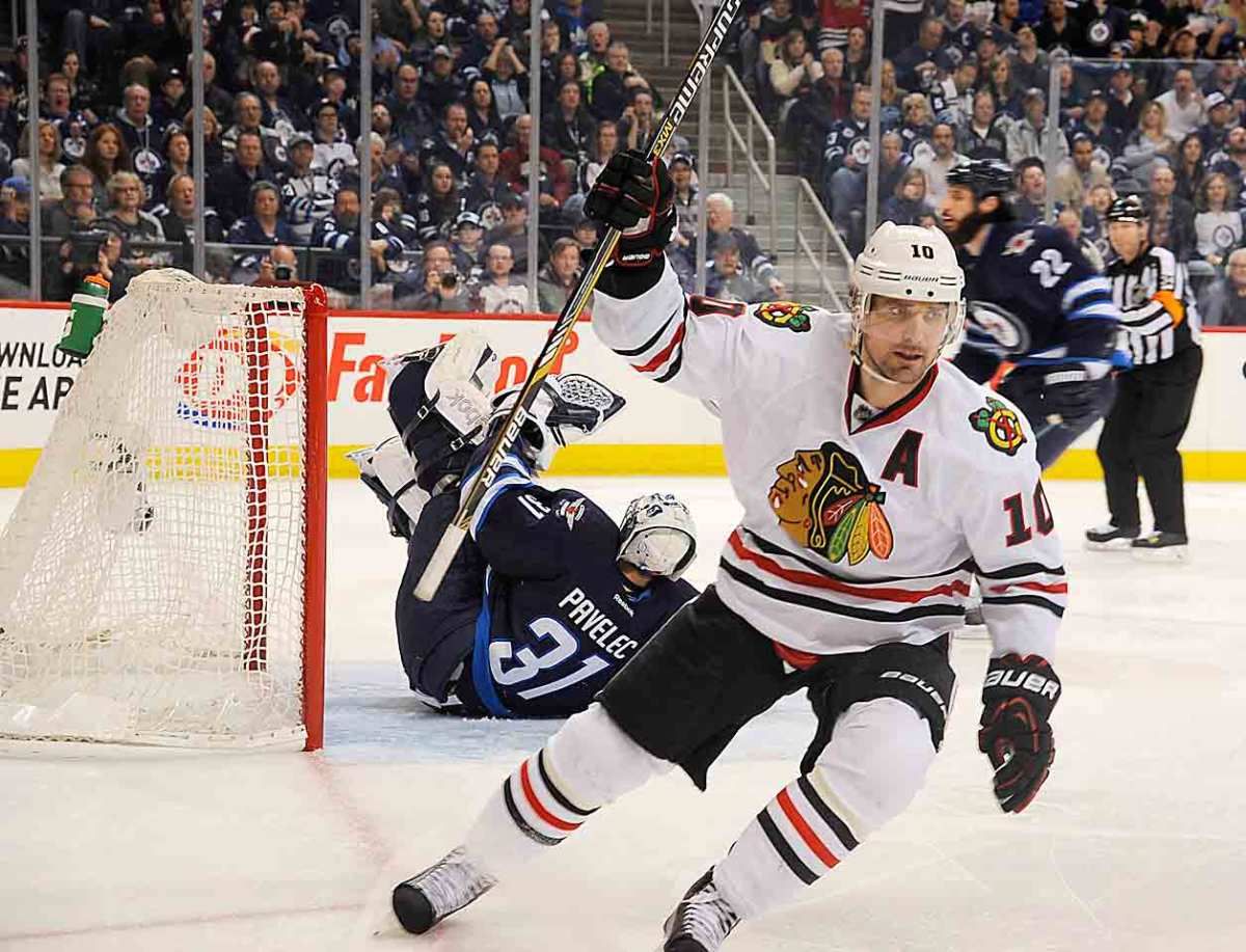 blackhawks-7-Lance-Thomson-NHLI-.jpg
