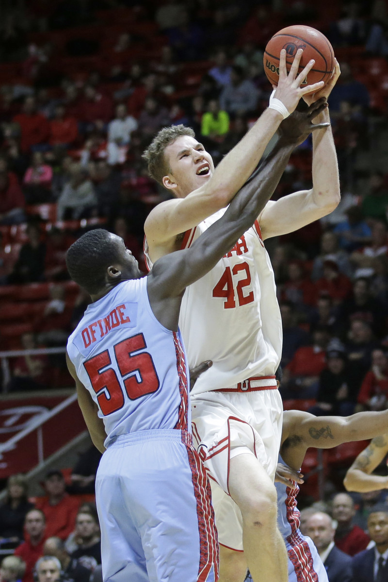 No. 24 Utah rolls over Delaware State 105-58 - Sports Illustrated