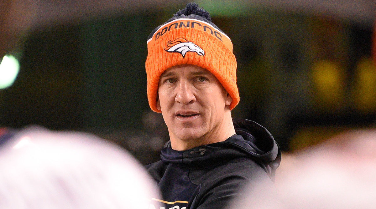 mmqb-manning-peyton-pompomhat.jpg