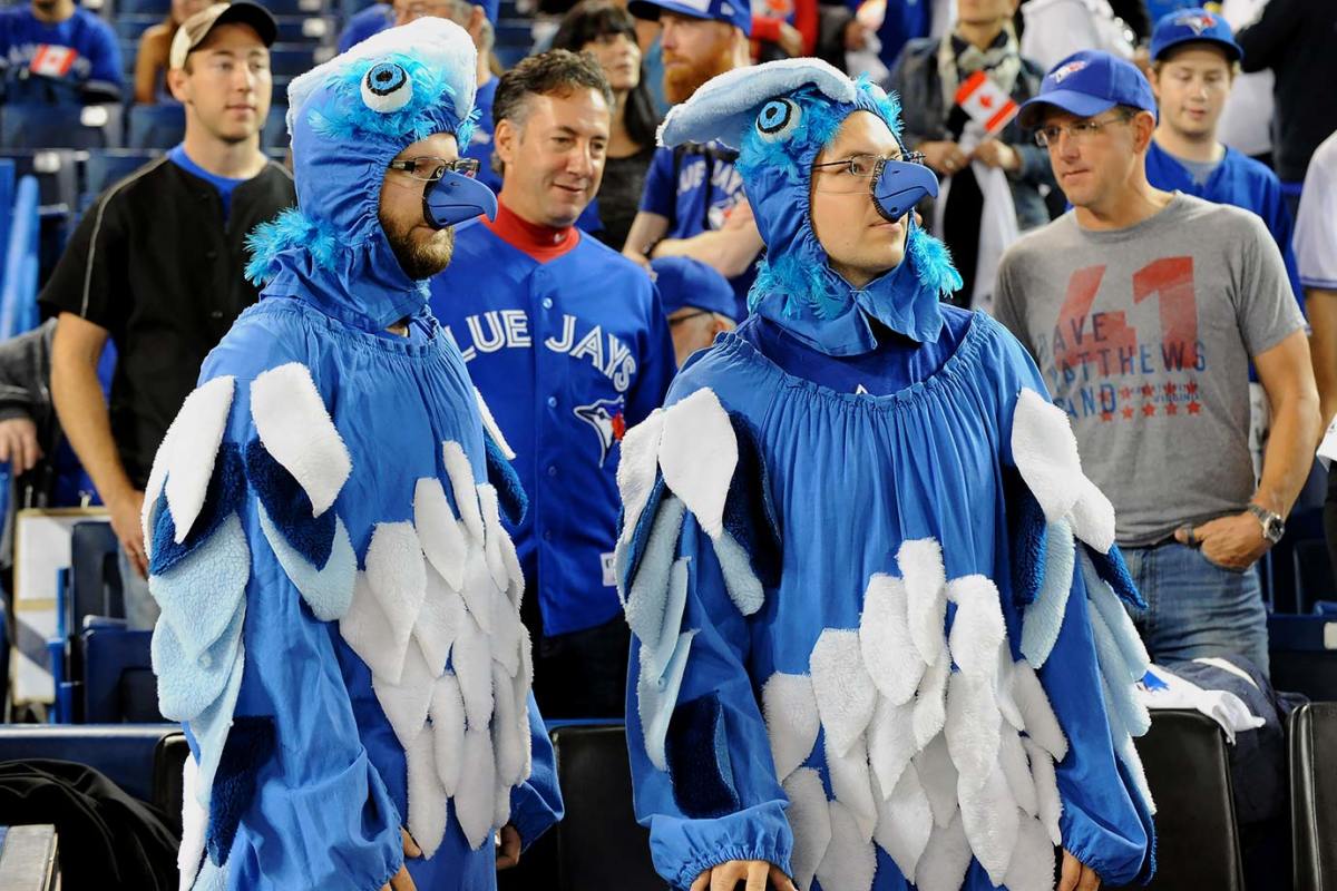 Toronto-Blue-Jays-fans-DCA15100904_Texas_Toronto_ALDS2.jpg